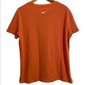 Nike women’s shirt